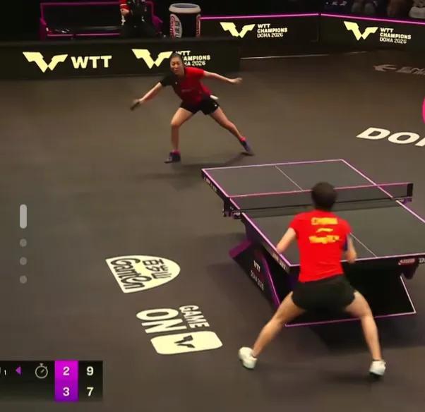 66分钟拉锯战！王曼昱遭逆转，韩莹终结五连胜神话记分牌红光亮起的瞬间，王曼昱