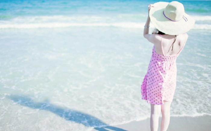 婚外情中，女人一旦清醒了，就不会留恋情人关系。毕竟，情人之间的感情，见不得光，