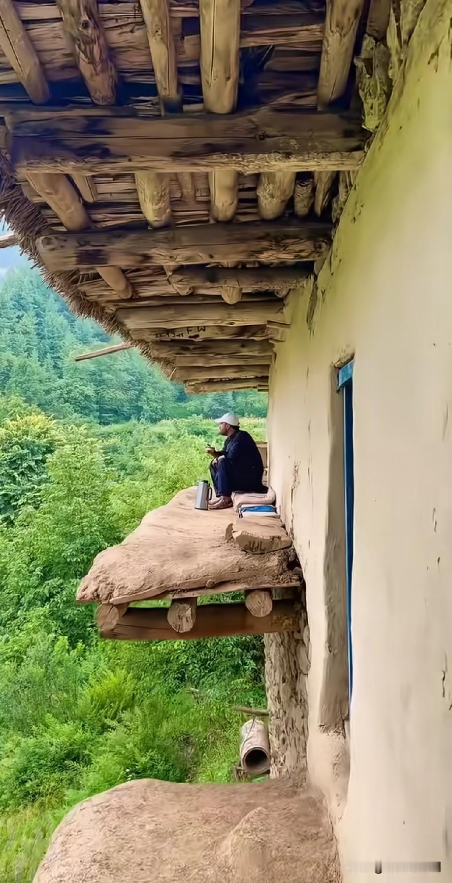上下不太方便吧！