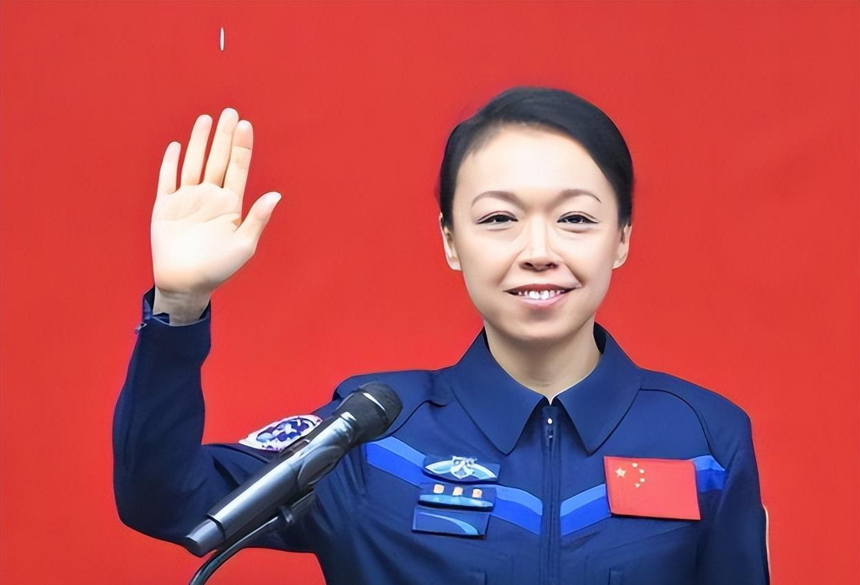 刚上太空仅一夜，炸出一堆牛鬼蛇神，香港航天员黎家盈刺痛了谁？神舟二十三号升空