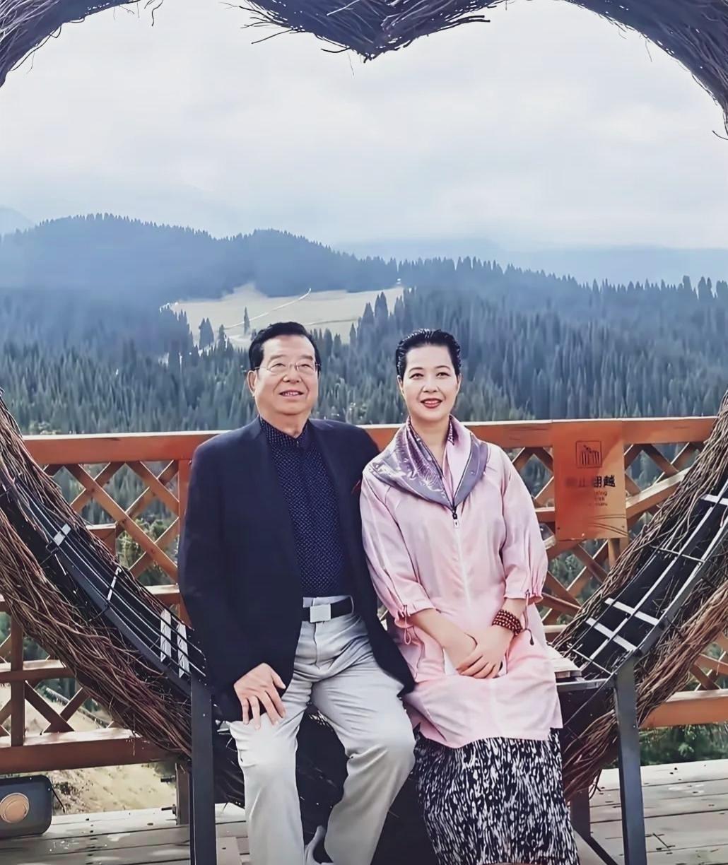 李双江梦鸽夫妇浪漫合影照，画面温馨，令人羡慕！#李双江##梦鸽#