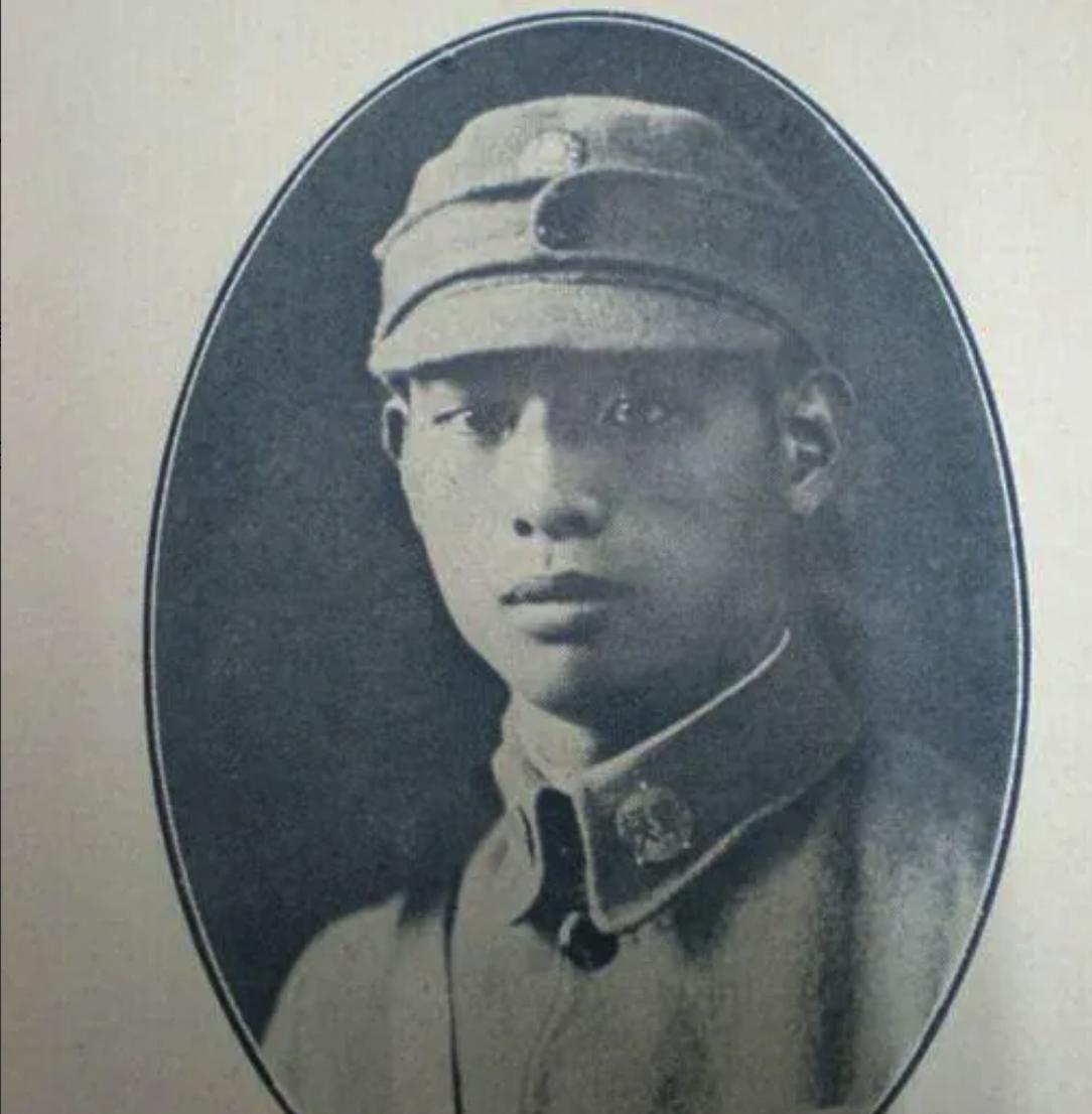 1939年，国军营长被日军包围，师长大惊，赶紧调人去救。史恩华却说：“鬼子太多，