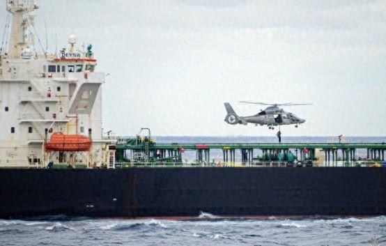 法国海军动真格了，强行扣押俄罗斯油轮，普京如何接招？ 就在20号，法国海军一