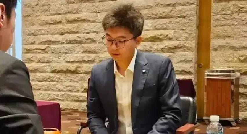 胜率超过90%，柯洁却故意“送”掉了比赛。这不是失误，是心魔。三年前，他公