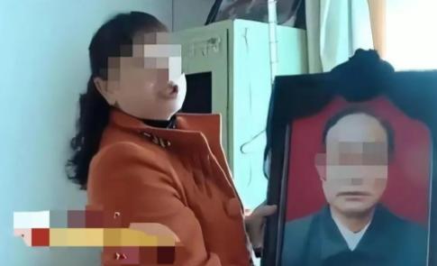 “一场空？”2024年，湖南，一61岁老汉，看上40岁漂亮女保姆，两人半推半就发
