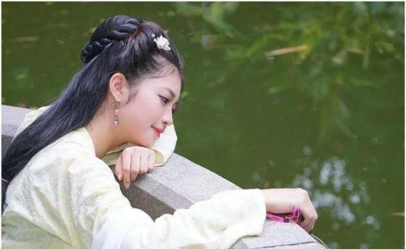 东晋时期，宰相谢安为侄女谢道韫定了一门亲事，对象是王羲之的二儿子。可婚后，谢道韫