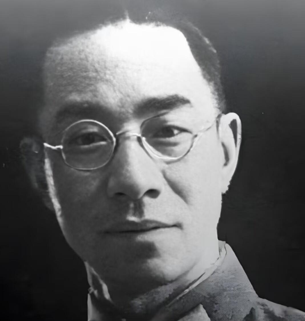 很多人翻看北平和平解放的史料时都会发现一桩震撼往事：国民党保密局北平末代站长徐宗