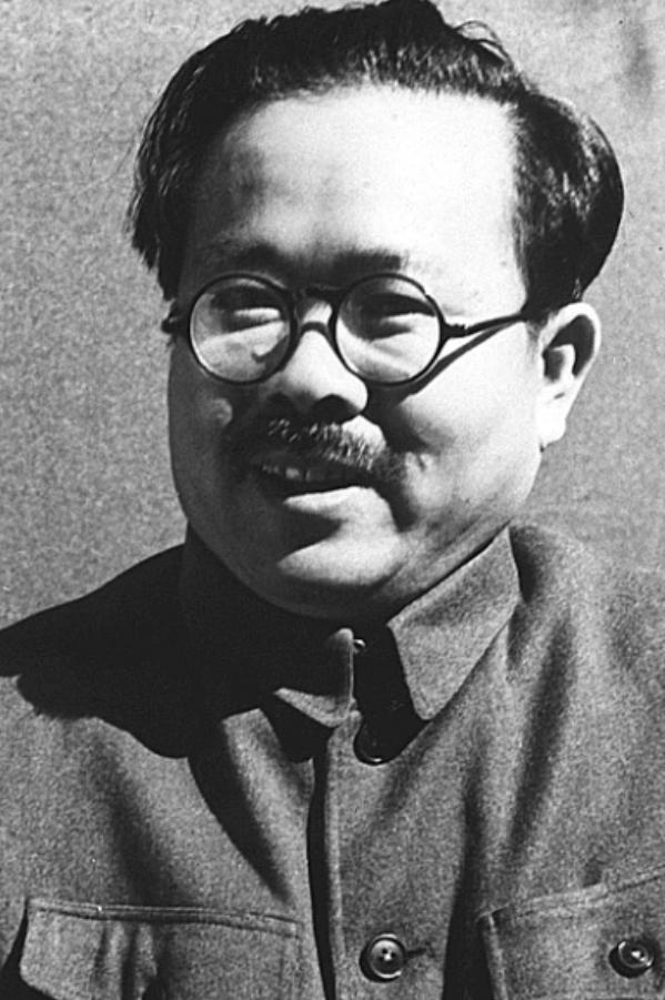 有读者问过我一个问题：任弼时如果没有去世，到了1955年授衔时，能授元帅军衔吗？