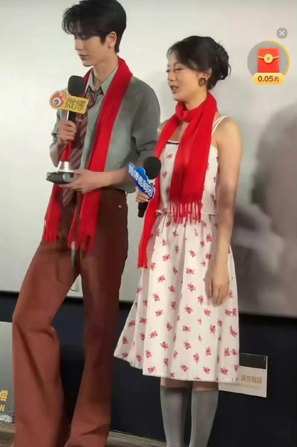 救命！这造型土到让我脚趾抠出三室一厅！明明俩人的颜值都能打，却被折腾成乡镇影楼风