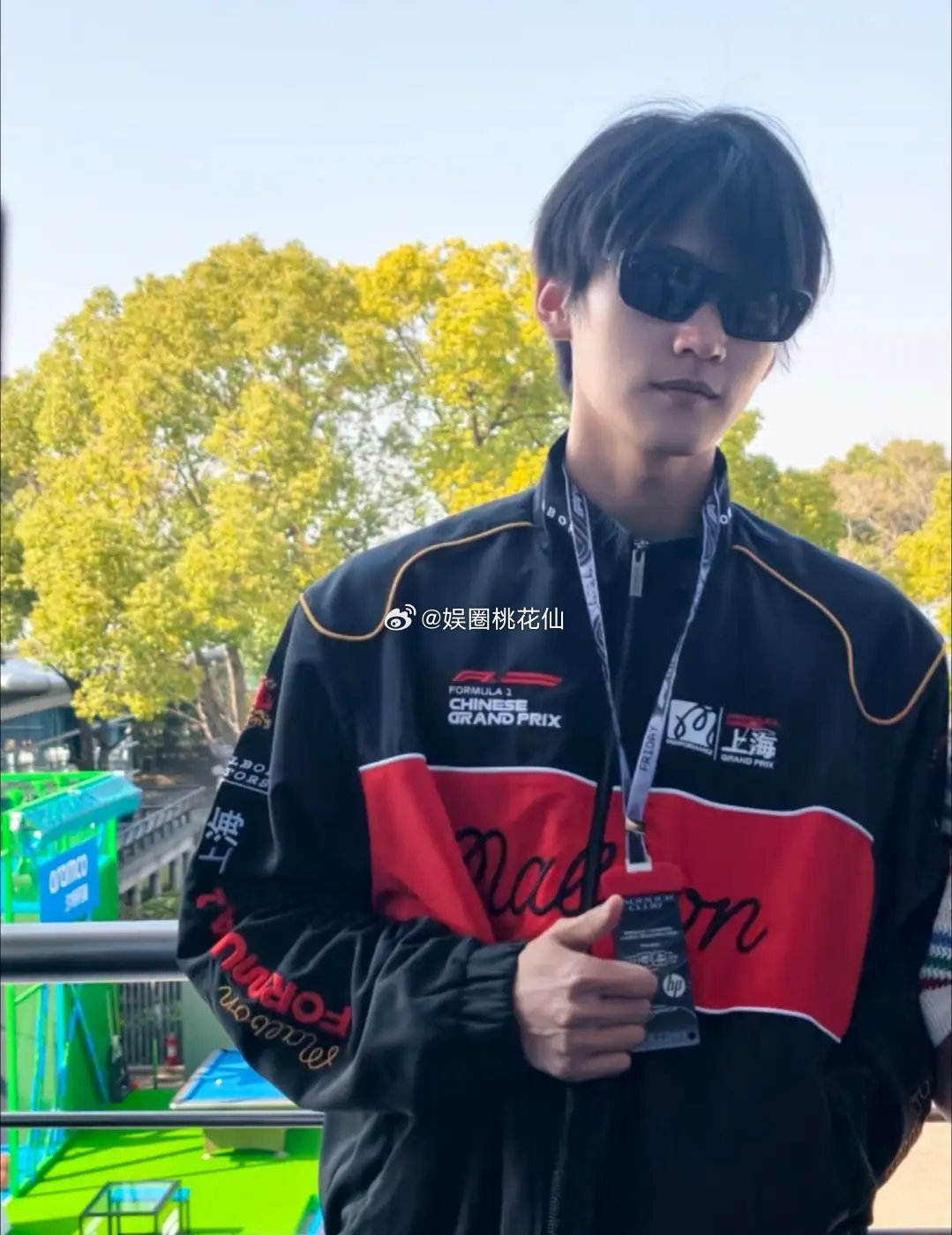 谢玲玲女儿林心儿和四太儿子何猷启现身F1上海站，刘銮雄侄子也在！！！！！！！