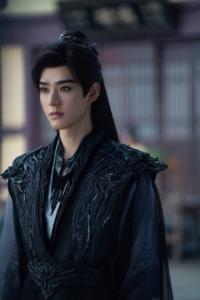 苏暮雨从白月光到朱砂痣《暗河传》苏暮雨双形态杀疯了！白衣执伞是暗河泥沼里的清辉