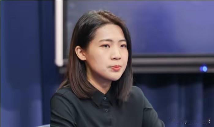被郑丽文点名后，徐巧芯有新动作，与罗智强、洪孟楷一起为徐欣莹站台，释放出来的讯息