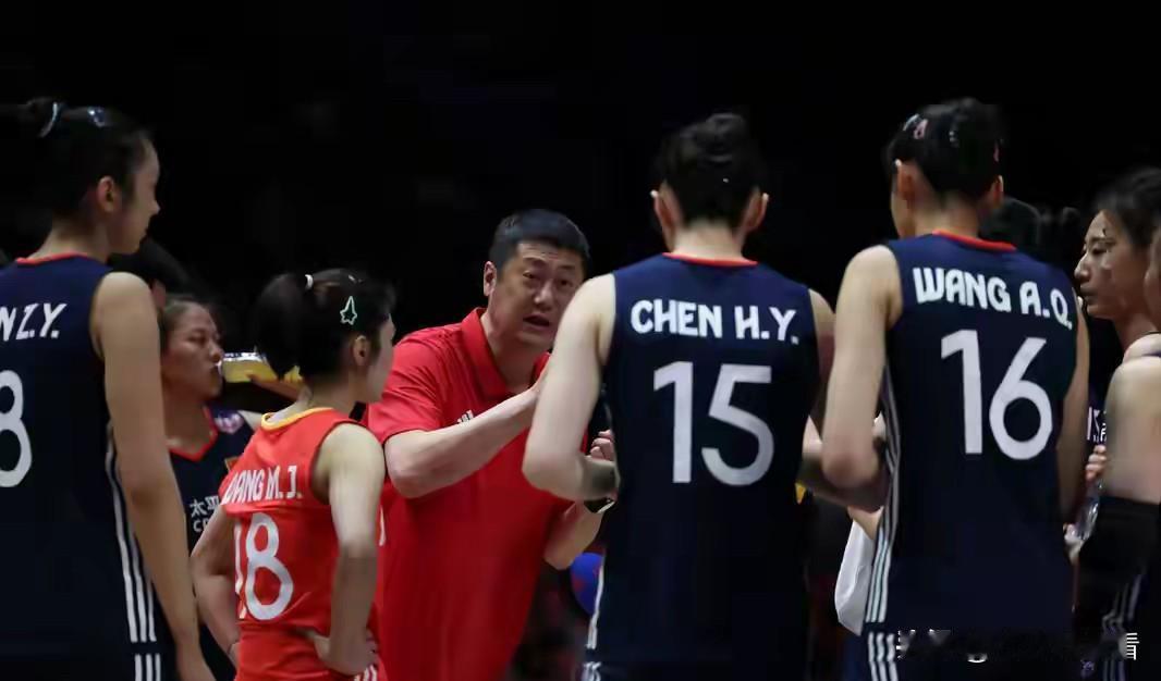 实话实说！世联赛女排中国队1:1土耳其队，一战让人彻底看清以下三人：1.王媛