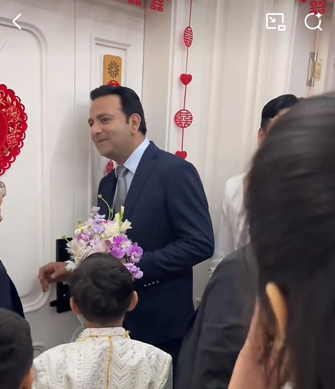 来自甘肃张掖的女孩嫁给了印度老公，看这婚礼的排场，双方家庭都比较有钱吧。印度老公