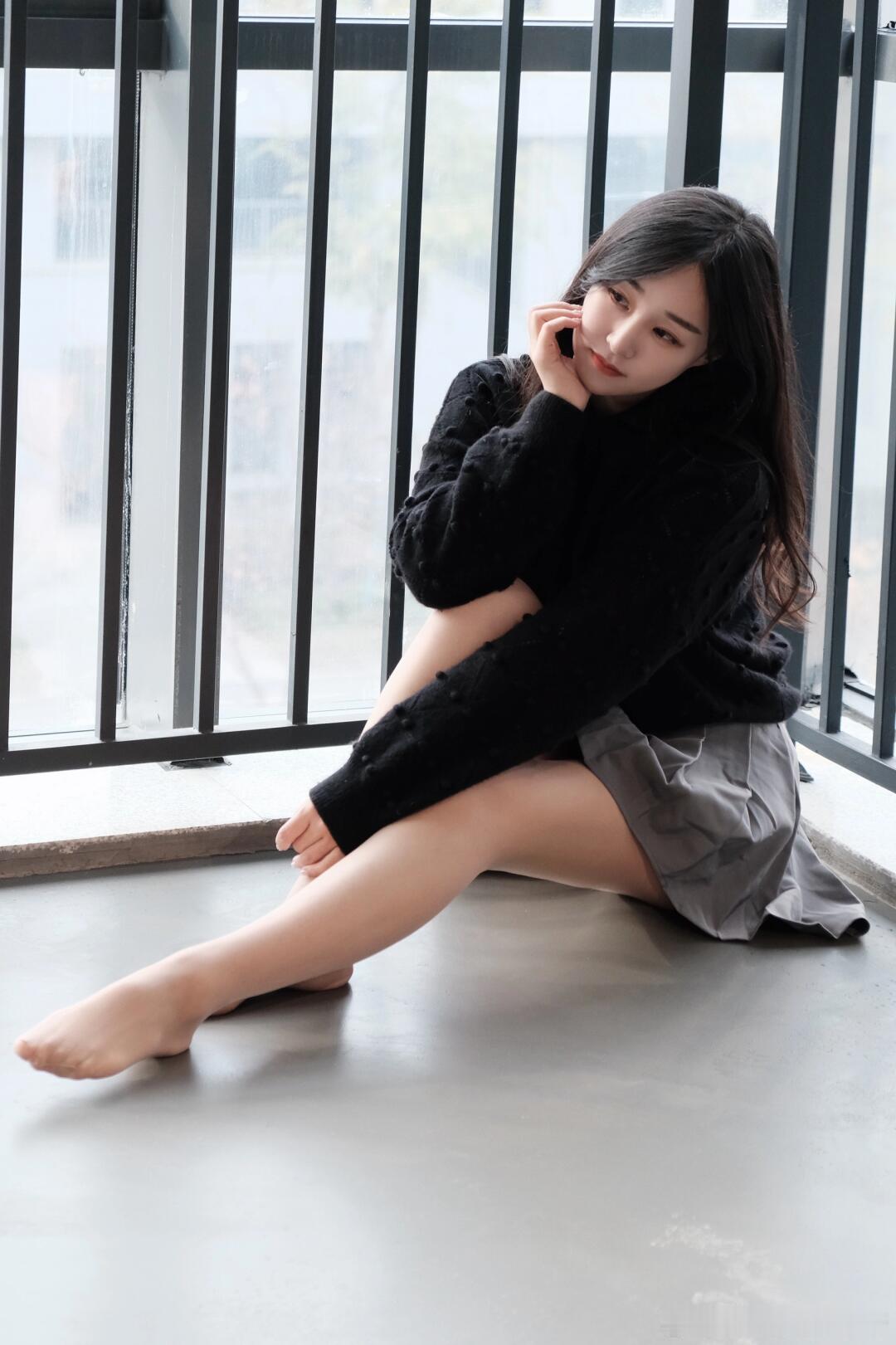 百褶裙与丝袜，美术生的自我绘画~​​​