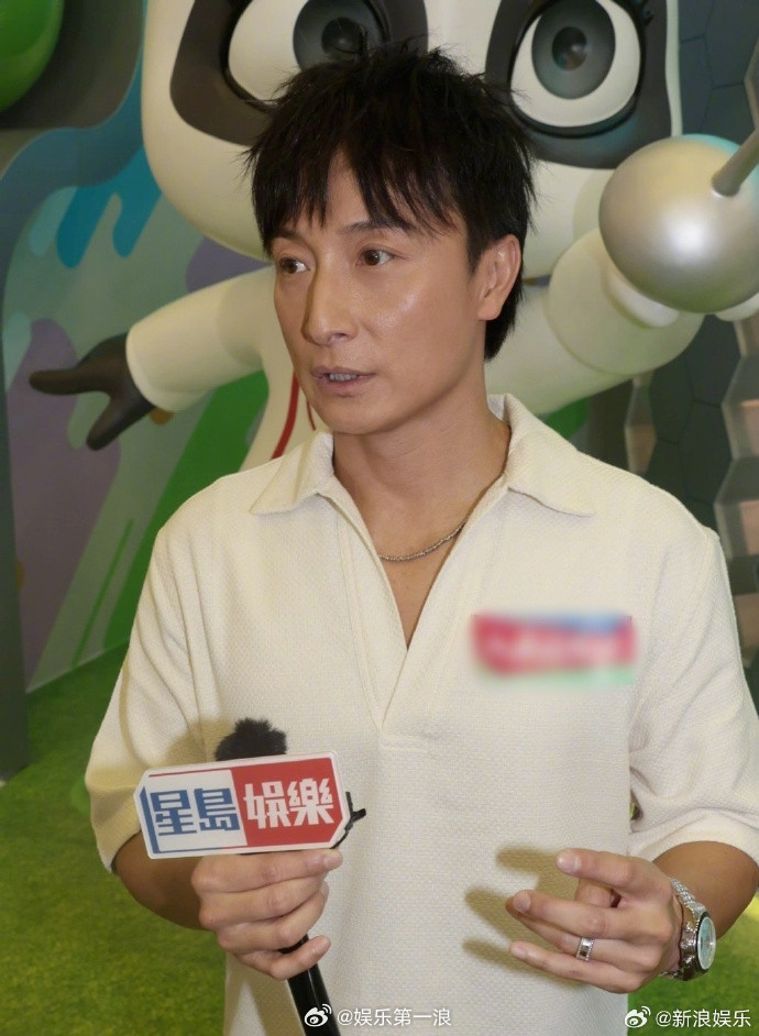 方力申孩子预计12月出生方力申否认奉子成婚据港媒，方力申开心表示老婆怀孕是一击