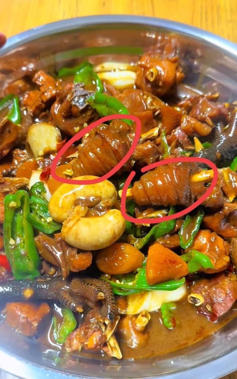 全国的炒鸡吃了不少，吃来吃去还是山东炒鸡好吃，这一盘端上来，应该没人能够抵挡的住