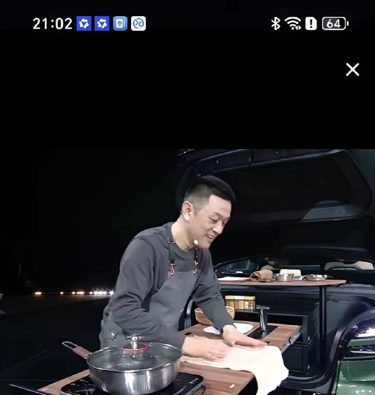 蔚来老板为什么要在车头切菜，说到底是被整个行业逼的。