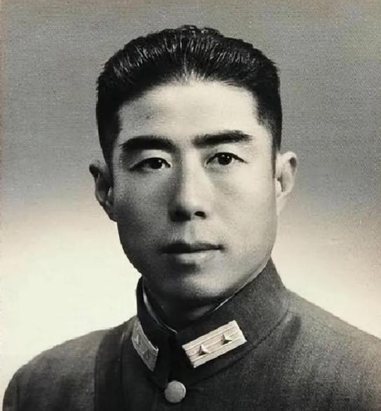 1944年，“大汉奸”郭绍绪请日军高层在家喝酒，席间他大喊一声：“上炖鸡！”话音