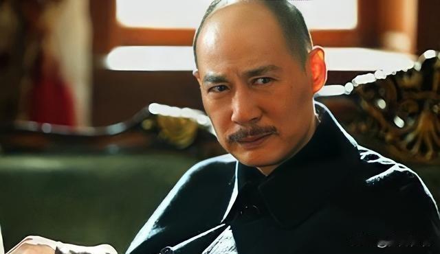 老蒋晚年悔到捶胸：当年没从东北撤精锐，直接赔光了家底晚年老蒋懊悔不已痛心反