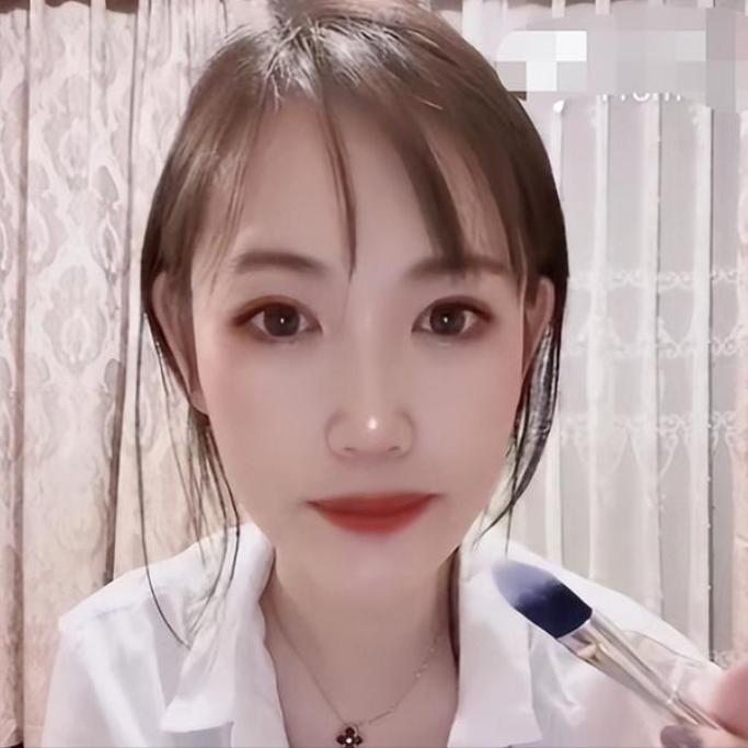 马蓉深夜发文，字里行间充满遗憾。她与王宝强离婚多年，一直单身未嫁，宋喆出狱后