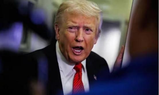 美国突袭检查中国开往伊朗的商船，老特简直是送上门的“神助攻”！它这一查，直接给中