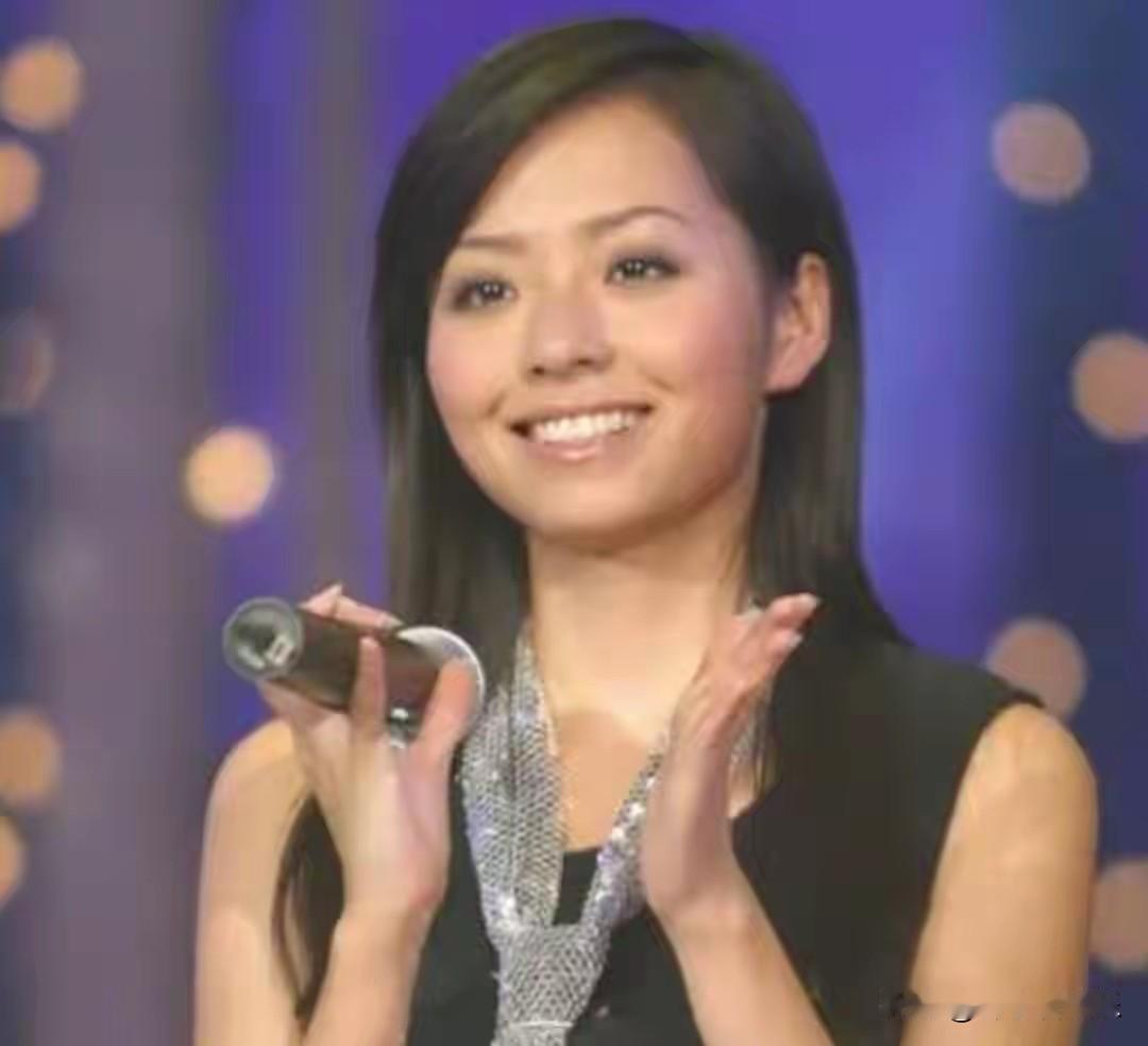 2025年11月23日，歌手张靓颖在社交平台发布长文，公开透露自己的身体状况，引