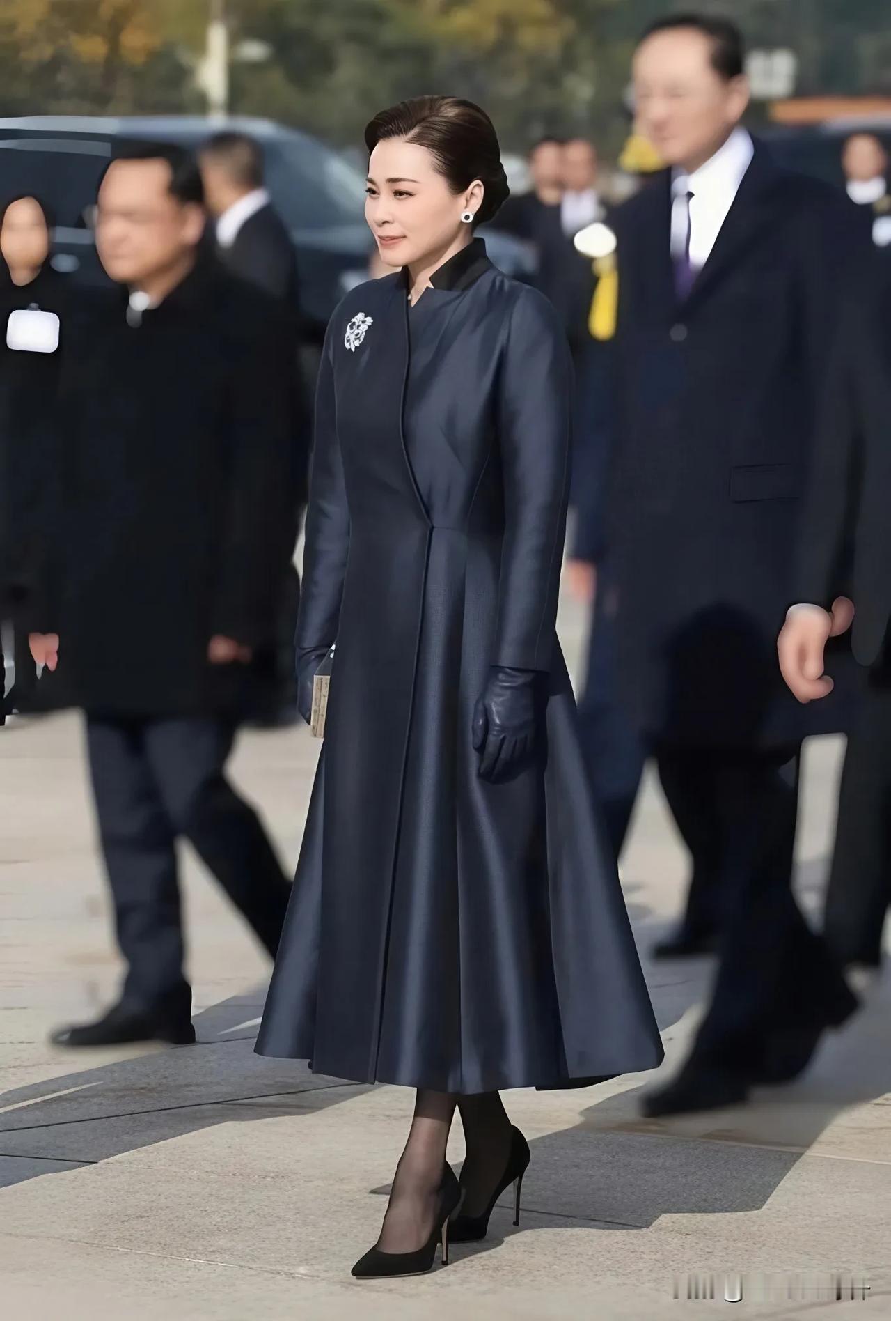 苏提达，泰国王后，泰国国王玛哈·哇集拉隆功的第四任妻子，1978年6月3日出生于