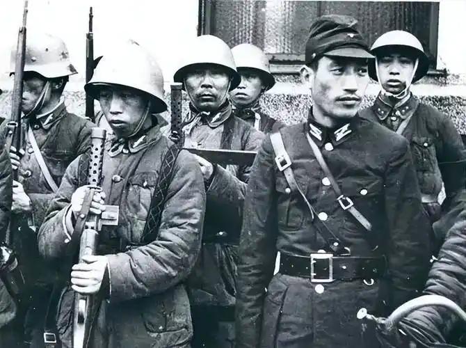 有人说，为什么清朝能靠汉奸打天下，而日本伪军感觉一点用没有呢？ 1944年，