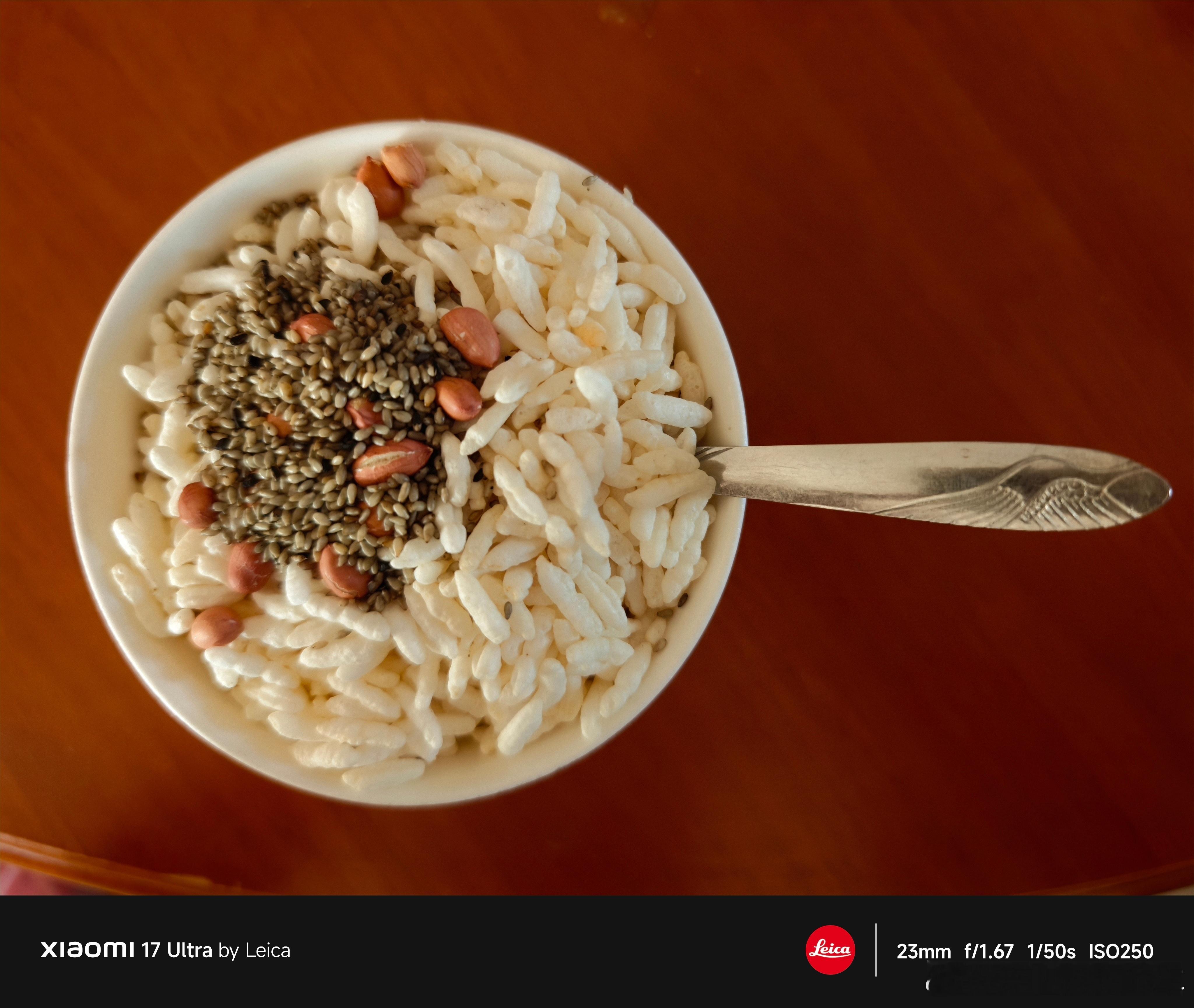 擂茶，以往是大节日才有得吃的汕尾小吃，现在是早餐升级版，一口气吃喝了三碗，身体和