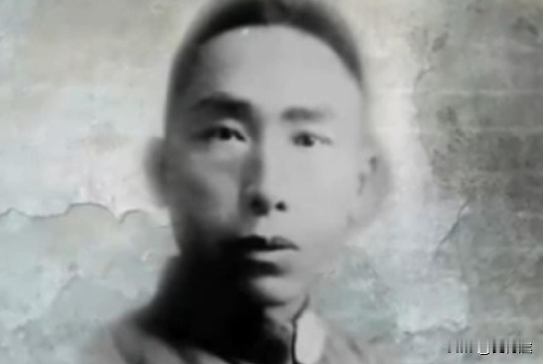 1989年，徐向前元帅前往太原解放纪念馆参观。当参观到一个怀表展柜时，解说员说：