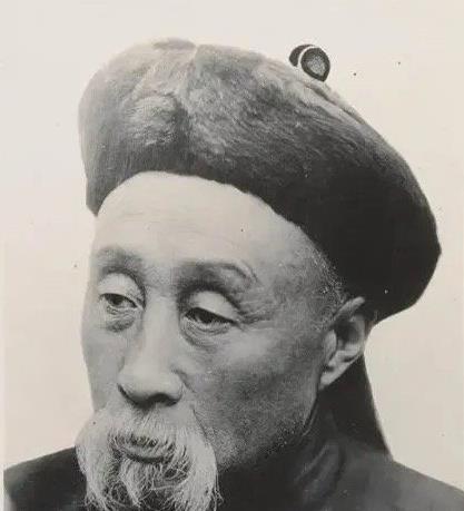 大清灭亡前，赵尔丰以64岁高龄率领2万清军，紧急收复西藏，晚一步后果将不堪设想，