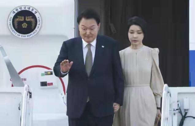 金建希招出来的最新口供，成了压垮尹锡悦的最后一根稻草 她供述戒严当晚和尹锡悦