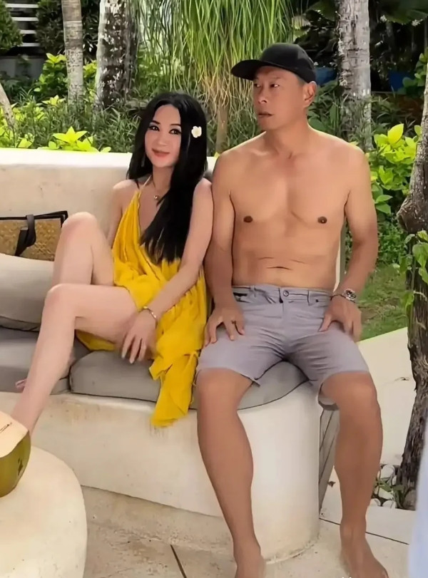 温碧霞才是人生最大的赢家，选择嫁给何祖光，香港富豪，何祖光没有在乎过去温碧霞的绯
