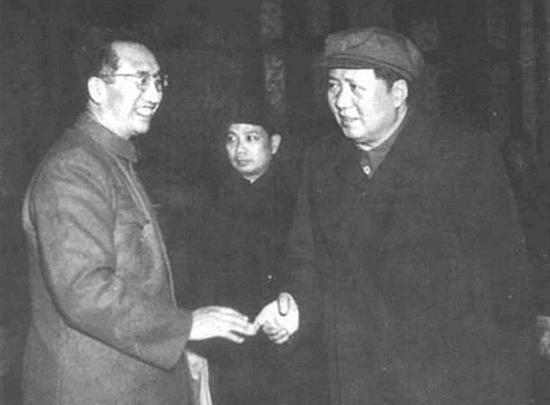 1935年徐向前拒绝随毛主席北上，晚年回忆：那个决定令我终身抱愧“1982年初