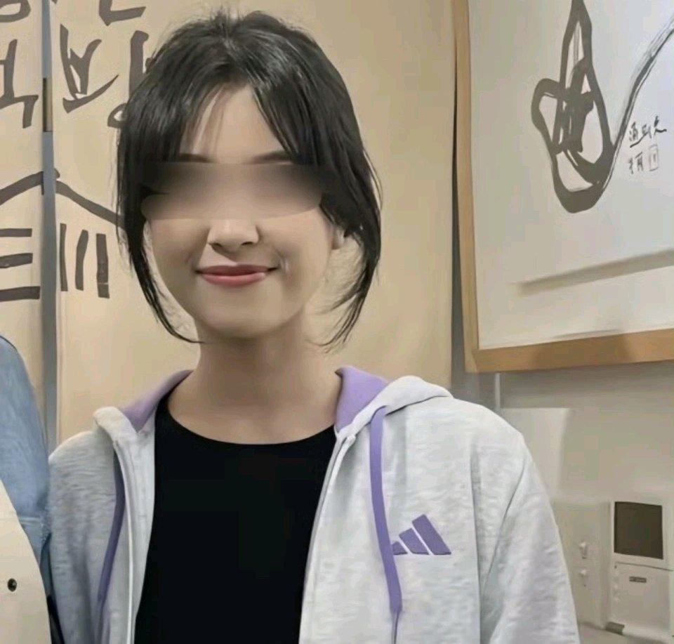 看到这个新闻的时候真的气到后背发凉。那个残忍杀害中国女生的嫌犯，庭审上突然全盘