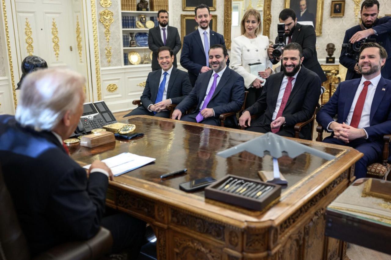 一年的光景，从原来的KB分子，摇身一变，成了美国白宫的座上宾。要知道，当时悬