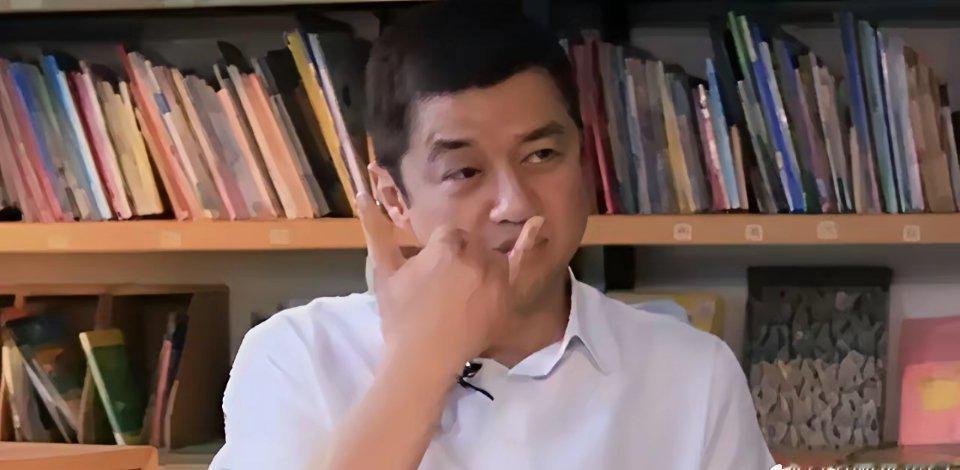 李亚鹏跟王菲离婚以后，上过陆鲁豫的访谈，在节目里李亚鹏谈到了两人离婚的喜欢细节。