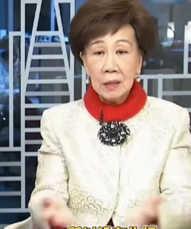 现在的台湾出现了怪现象，主张“台独”的民进党党员吕秀莲、沈富雄、