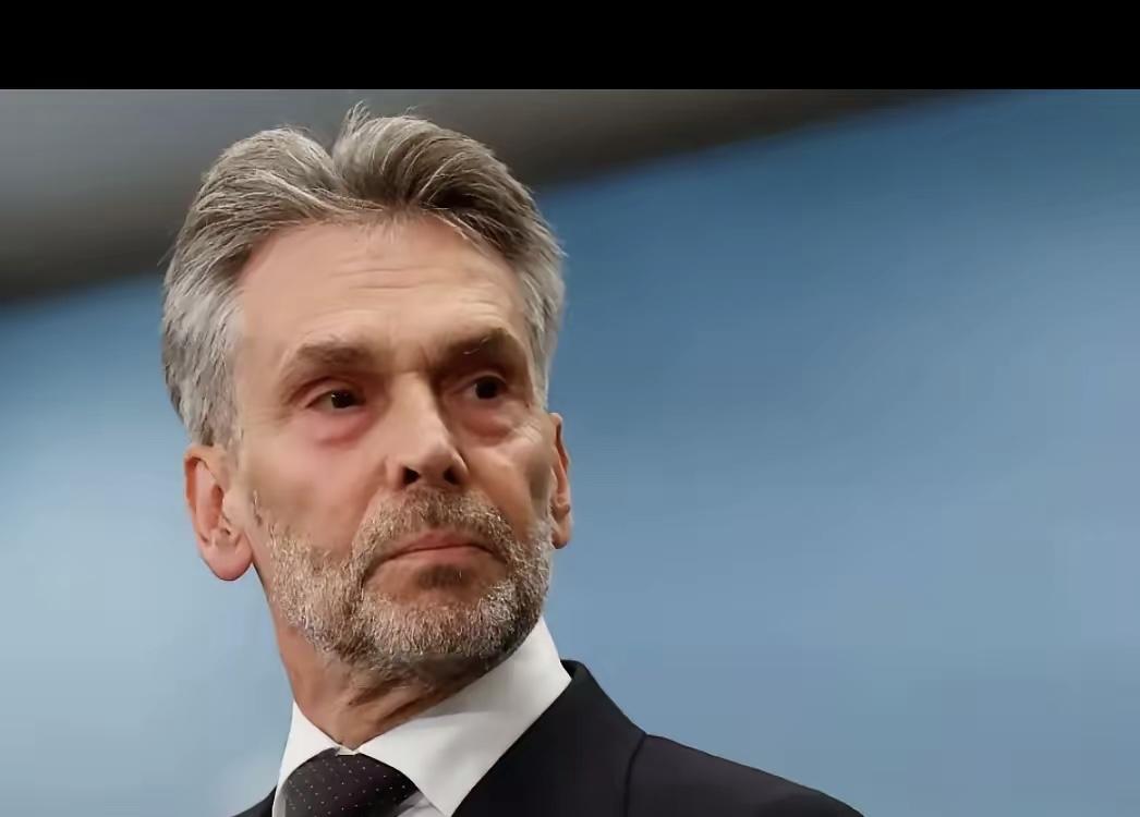 谈判…？荷兰，请求谈判，中国不理他，为啥，你的行为是抢，是刑事犯，根本没有谈判