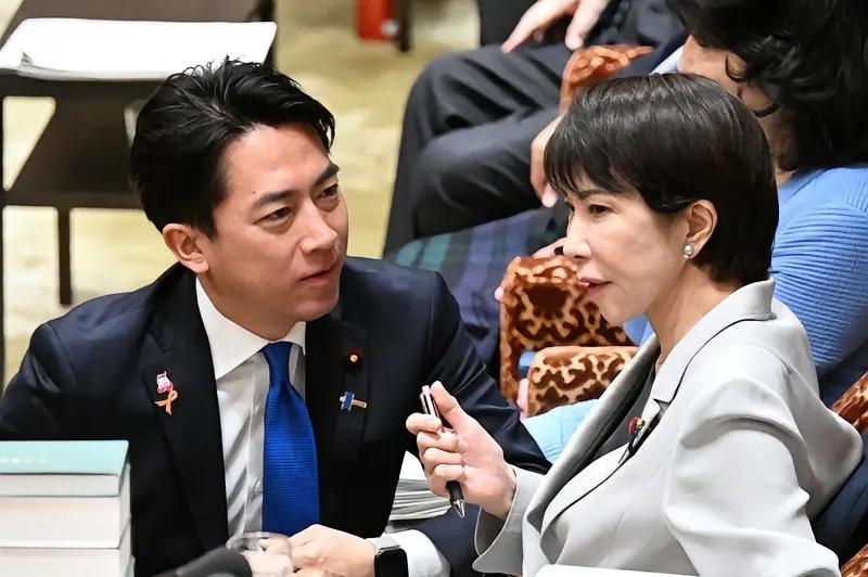光谴责没用，小泉进次郎拜战犯，就得让他付出真代价！这些年我们见多了这种场面，