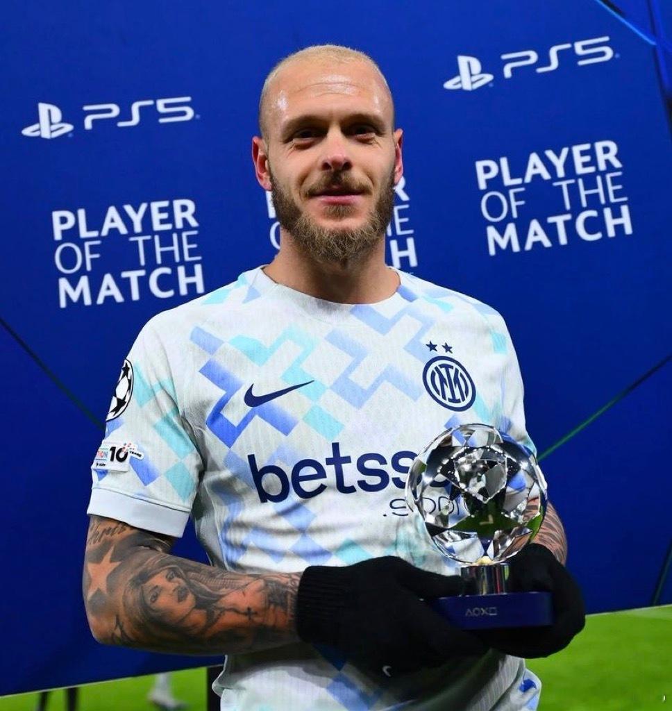 官方：迪马尔科全场最佳多特蒙德0比2国际米兰欧冠直通淘汰赛8队出炉热点现场毫无