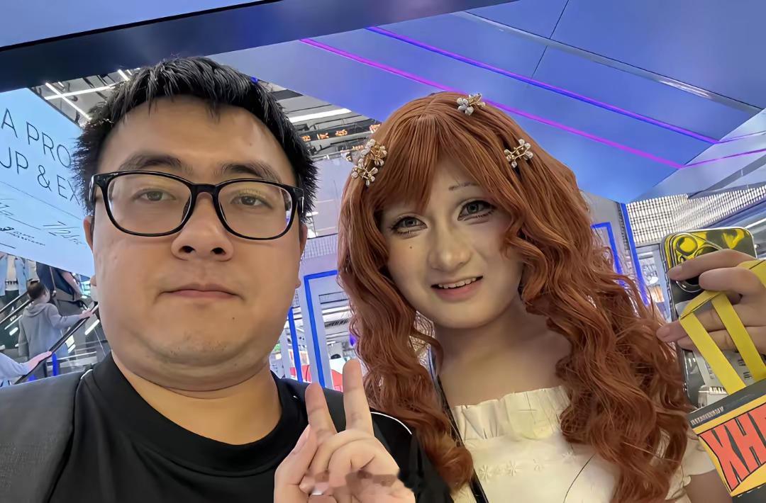 男子去漫展集邮，不P图直接原图发布，遭coser圈集体封杀​​😳​​​
