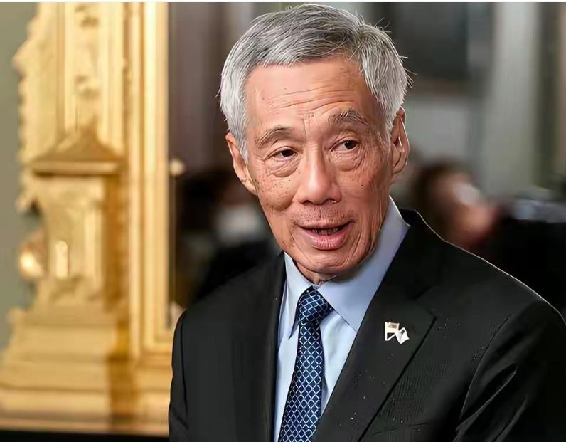 李显龙这次来华，终于把底裤都掀了。什么同宗同源，全是扯淡，人家骨子里就是美国拴着