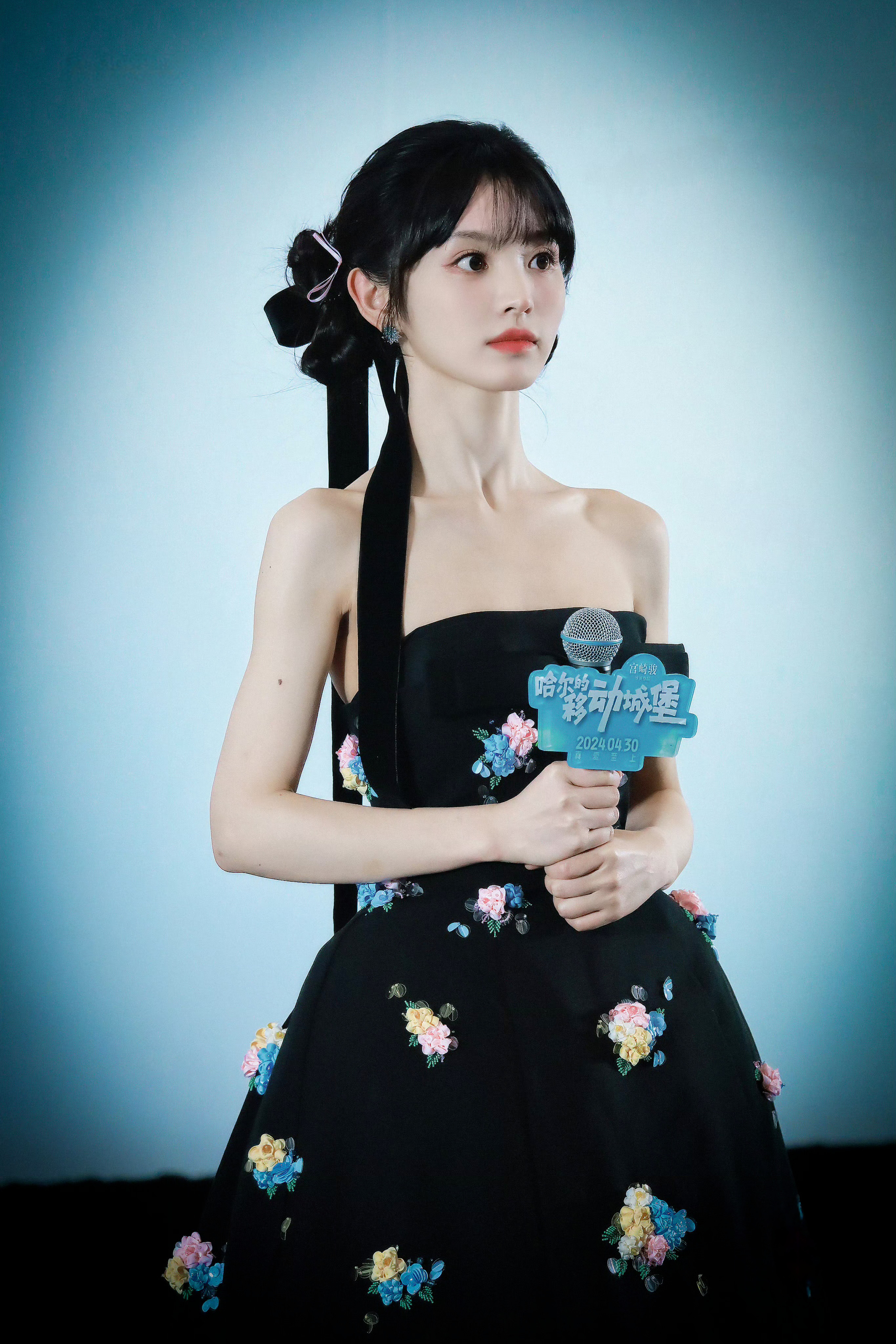 田曦薇shushutong小裙子生图，宛如移动城堡小公主
