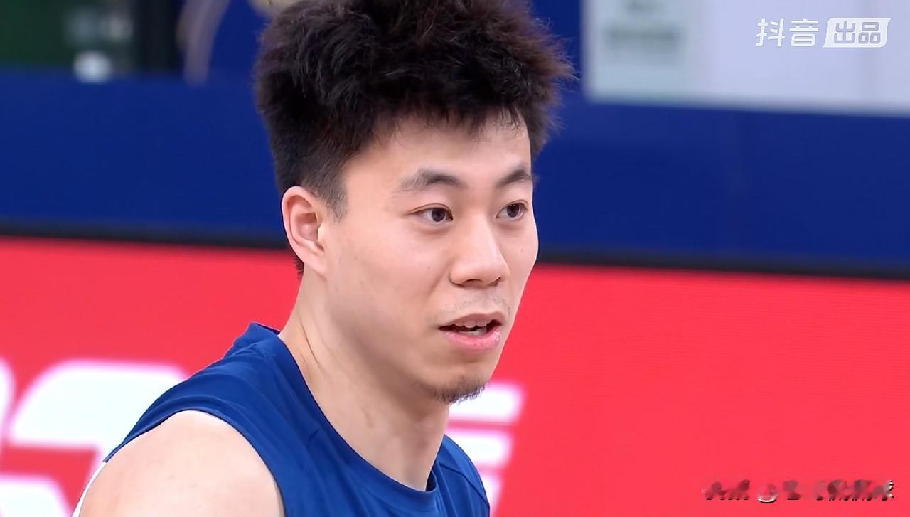 上海久事球星张镇麟真是能攻善守！在今天上海久事主场迎战北京北汽的季后赛半决赛G1