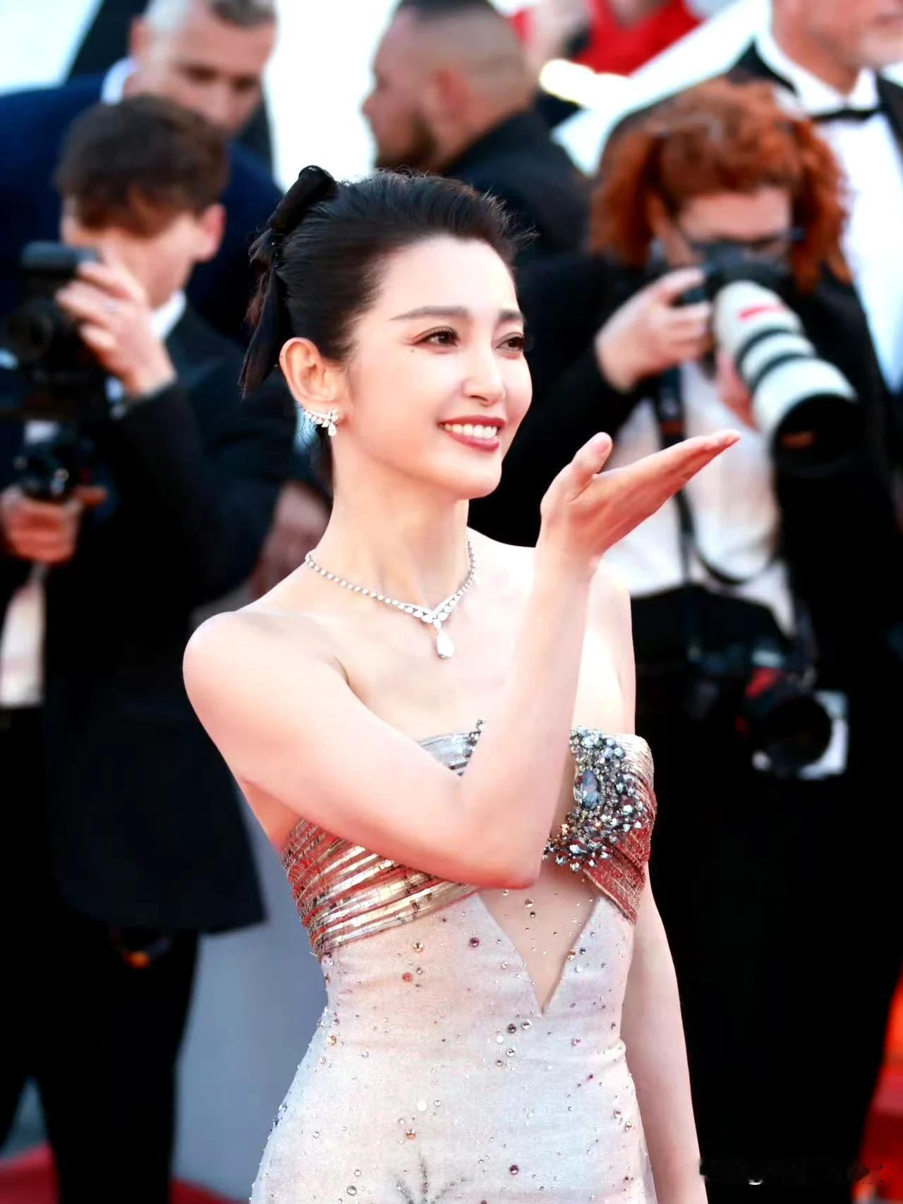 李冰冰戛纳红毯高定礼服