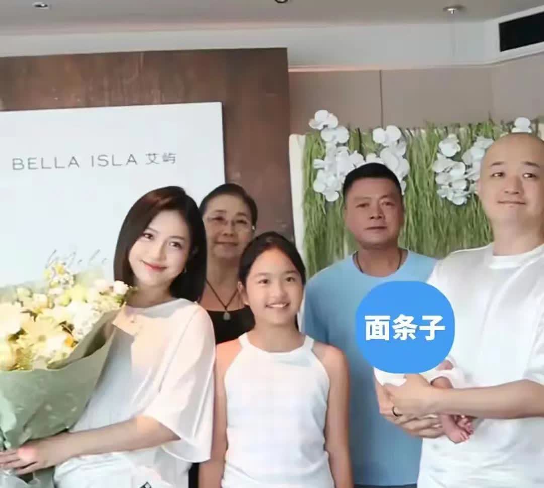 你说包贝尔第二胎多亏生个儿子，不然的话叫面条子得多难听，估计孩子长大了都恨死这个