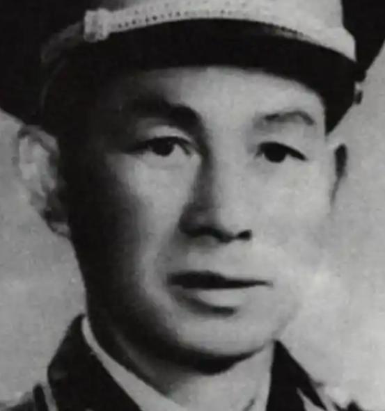 1942年6月，晋察冀军区刑场。枪声一响，一个27岁的年轻小伙子栽了下去。他不是