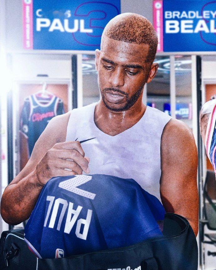 快船官宣了：与保罗分道扬镳！保罗刚宣布赛季结束后退役，他领的是老将底薪，他连